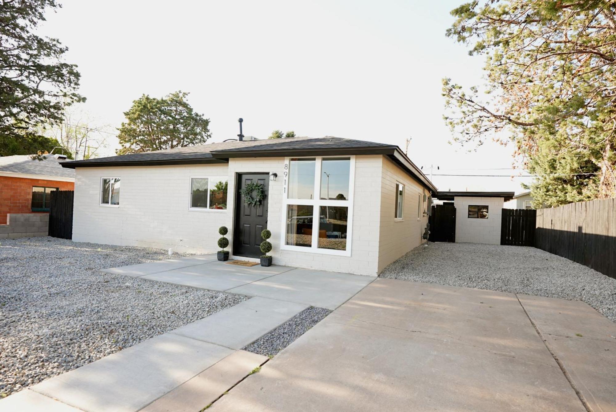 Centrally Located! Remodeled! Huge Backyard! The White House Albuquerque Buitenkant foto