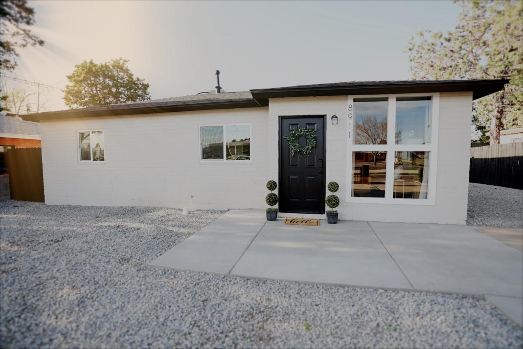 Centrally Located! Remodeled! Huge Backyard! The White House Albuquerque Buitenkant foto